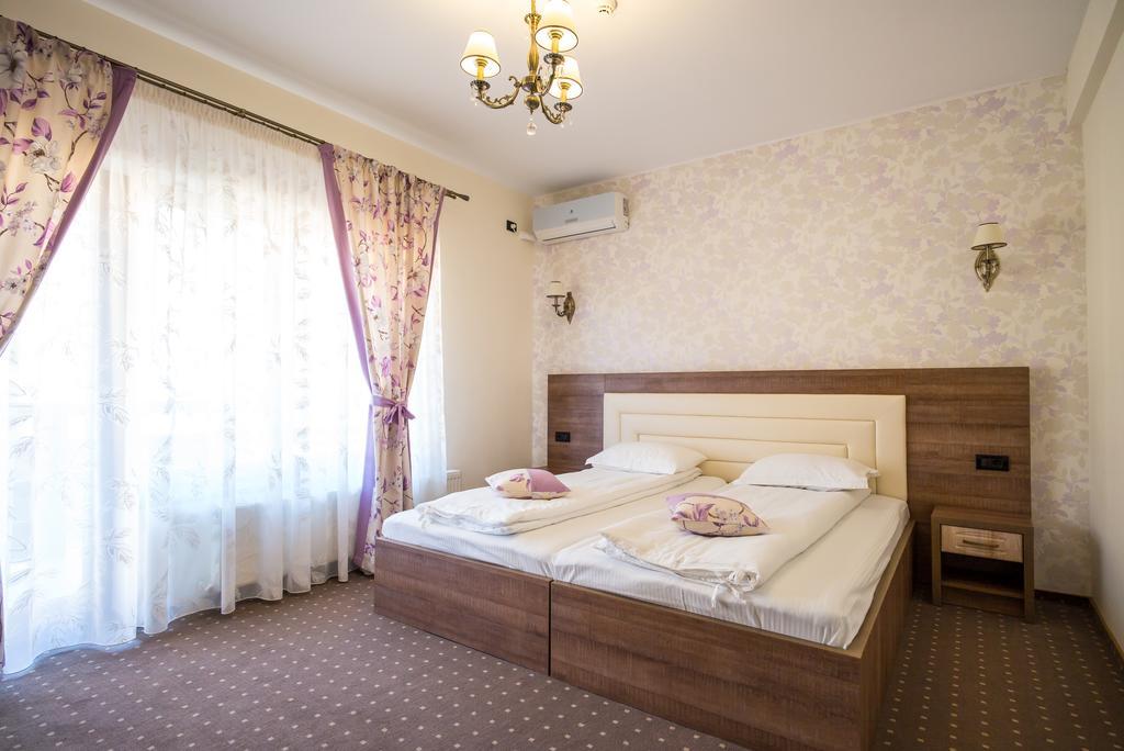 Pensiunea Royal Spa Πιάτρα Νέαμτς Δωμάτιο φωτογραφία
